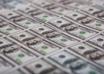 Američki dolar trpi najgori početak u više od pet desetljeća, izvještaj o tvrdnjama