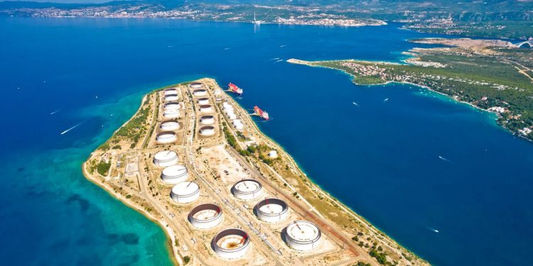 Amerikanci Janafu na mjesec dana produljili dozvolu za isporuku sirove nafte Naftnoj industriji Srbije