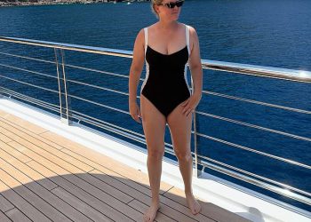 Amy Schumer pokazuje najtanji okvir ikada u kupaćem kostimu nakon Orempic Noćne more