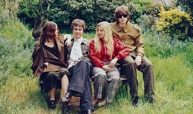 Anais Gallagher otkriva jedan ključni savjet koji su joj poznati roditelji dali odrastanje dok pozira s kolegom Oasis potomstvo Lennon, Gene i Molly uoči ponovnog turneje