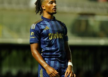 Archie Brown, Karma ga kažnjava: brijanje i katastrofe Fenerbahce