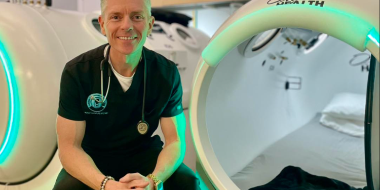 Arizona fizikalni terapeut spalio je živ u hiperbaričnoj komori u njegovom uredu