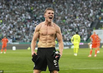 Arsenal ‘Dosegnite Total Sporazum’ za potpisivanje Viktora Gyokeres dok se priprema za putovanje u Englesku – s otkrićenim švedskom brojem majice “