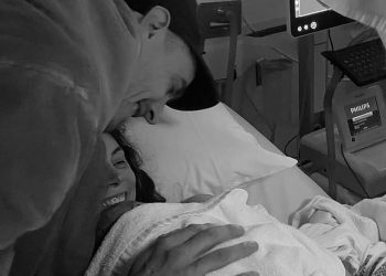 Aussie reality TV zvijezda pozdravlja sina pet godina nakon smrti bivšeg zaruka: “Tako smo zaljubljeni u tebe”