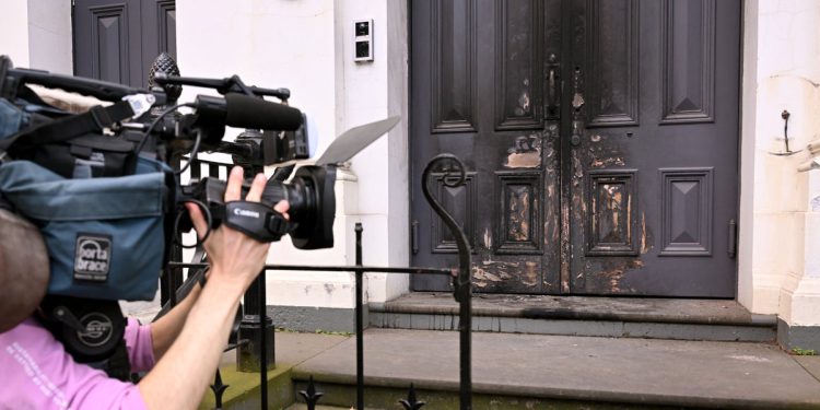 Benjamin Netanyahu zahtijeva kraj ‘ponižavajućih’ antisemitskih djela nakon napada na sinagogu u Melbourneu