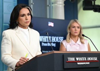 Bijele kuće izlazi Tulsi Gabbard kako bi potaknuo narativ Obama vodio je ruske tvrdnje o miješanju i ‘puč’ protiv Trumpa