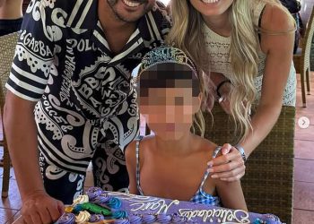 Bivša zvijezda Chelseaja pod vatrom što je omogućila svom osmogodišnjem sinu da nosi haljinu