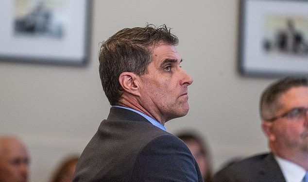 Bivši bacač MLB -a Daniel Serafini je bez emocija jer tužitelji iznose završne argumente u suđenju za ubojstvo