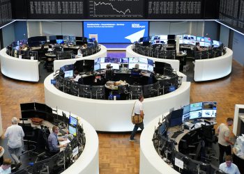 Blagi pad dionica u Europi, ulagači čekaju ishod pregovora sa SAD-om