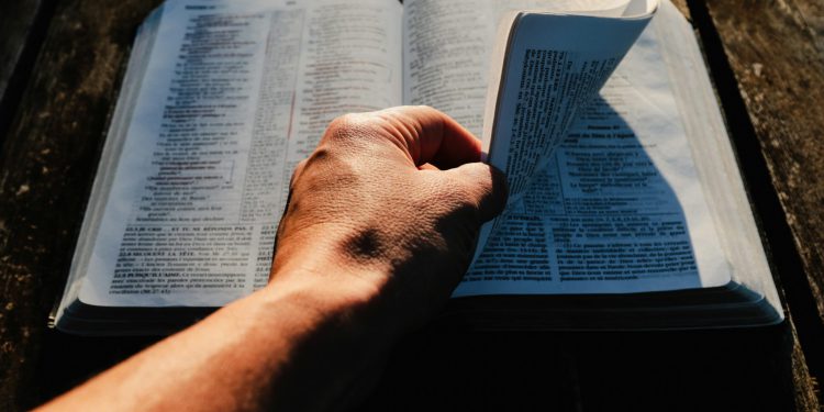 Bog te čuva: Ovi Biblijski stihovi to potvrđuju