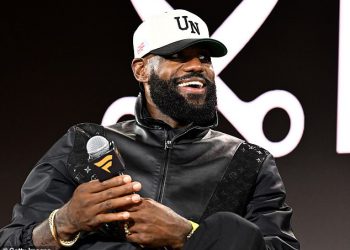 Bombshell LeBron James Trade glasine izbiju dok “četiri momčadi dosegnu njegovom agentu Rich Paulu”