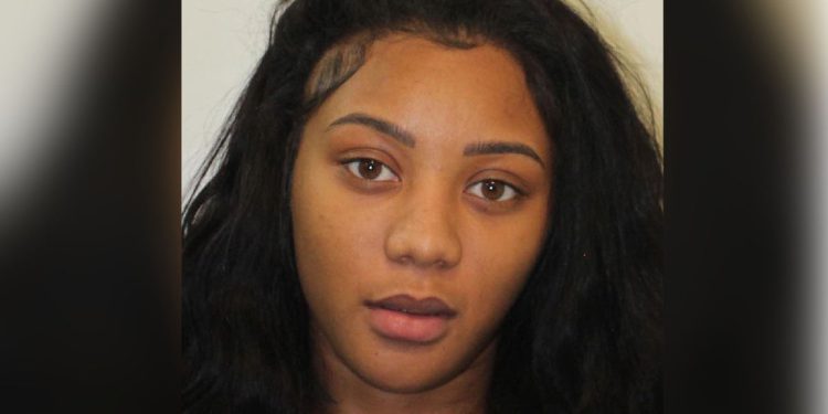 Bravo TV zvijezda Diamond Tankard optužen za napad na ženu s čarapom ispunjenom stijenom na Walmart samo-sheckout