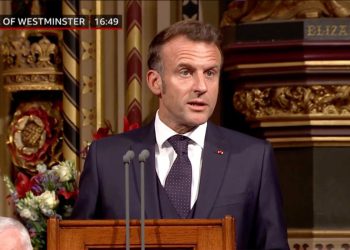 Britanija i Francuska moraju opterećivati ​​opterećenje Europom, kaže Macron u povijesnoj adresi parlamenta