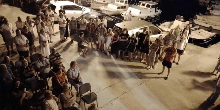 Brodi i kvadri 28. put: Izložba u Malom Ižu posvećena Zvonku Govorčinu