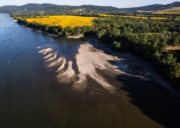 Brodovi prisiljeni ostaviti teret iza sebe dok toplinski val pogađa jednu od najdužih rijeka u Europi