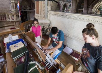 Brojni koncerti, predavanja, seminari, radionica za mlade i misa za osnivača manifestacije koja slavi orgulje
