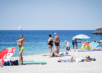 Brtinaci misle da je primoštenska plaža Raduča jedna od najljepših u Hrvatskoj, puno ljepša i od Zlatnog rata u Bolu