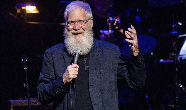 Brutalni prelazak prstom za šesterostruku šesterokut Davida Lettermana na CBS-u zbog otkaza Stephena Colberta