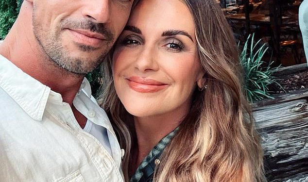 Carly Pearce ‘Hard lansira’ novu romansu s poduzetnikom Jordan Karcher