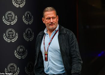 Christian Horner i Jos Verstappen ‘bili su umiješani u feisty poprsje “na britanskoj Grand Prixu samo nekoliko dana prije nego što je ravnatelj Red Bull -a otpušten, tvrdi Ralf Schumacher