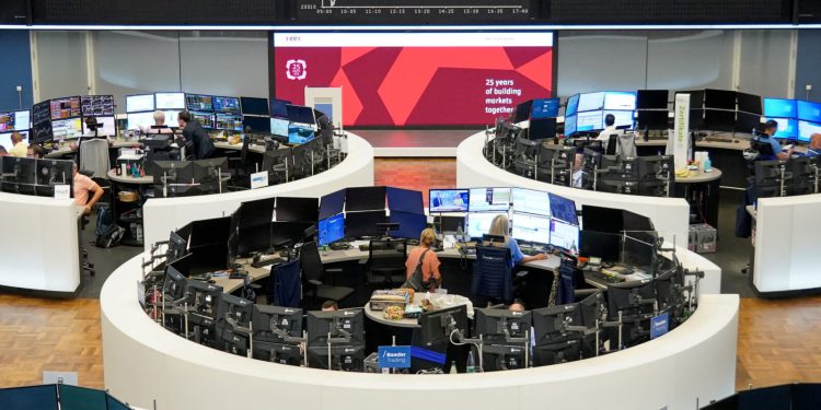 Cijene dionica u Europi pale, STOXX 600 oslabio 0,4 posto