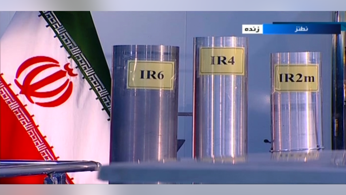 U ovom 6. lipnja 2018., Frame Grabe iz Islamske Republike Iran Broadcasting, IRIB, državni TV, tri verzije domaćih izgrađenih centrifuga prikazane su u TV programu uživo iz Natanza, iranskog postrojenja za obogaćivanje urana, u Iranu.