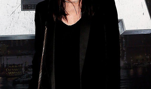 Courteney Coxov selfiji bez šminke otkrivaju Star-ovu privatnu zdravstvenu bitku