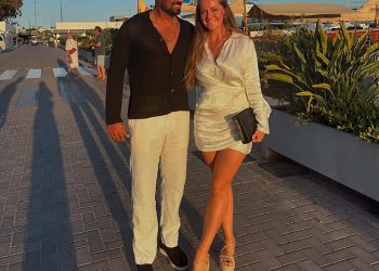 Cricket Star Star se šale o suđenju seksualnim napadima s kojim se suočio u Sydneyu dok je sa svojom novom ljubavlju postao Instagram službenik