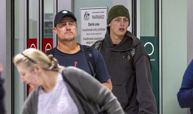 Cruz Hewitt već pokazuje stres što pokušava slijediti očeve korake. Sada, teniska legenda Pat Cash kaže Henryju Claru da se suočava s receptom za katastrofu