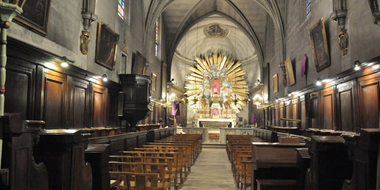 Čudo u crkvi u Francuskoj: Voda pokazala moć Presvetog Oltarskog Sakramenta