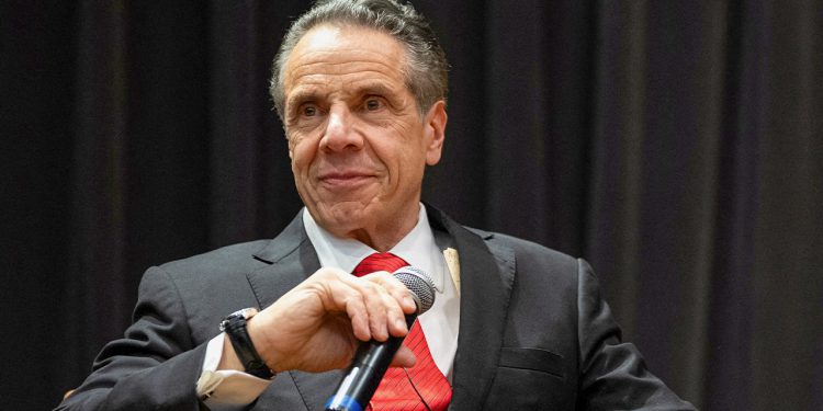 Cuomo se planira kandidirati kao neovisan u utrci gradonačelnika NYC -a nakon poraza od Mamdanija