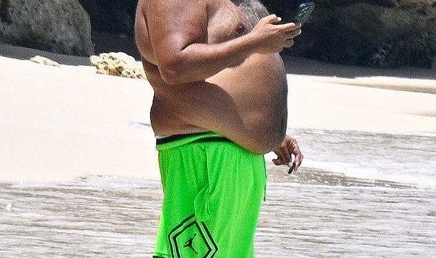 DJ Khaled gotovo trpi vrlo raskopljive garderobe, nakon što ga je pekao Dave Chappelle