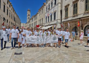 DUBROVNIK NE ZABORAVLJA SREBRENICU! I ove godine mimohod za 8372 stradalih u stravičnom genocidu (FOTO/VIDEO)