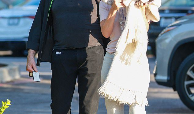 David Hasselhoff podržala supruga Hayley Roberts mjesecima nakon tragičnog samoubojstva bivše Pamele