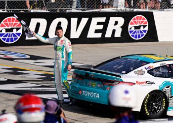 Denny Hamlin zavjetuje se 23xi utrke će nastaviti, odgovori će doći u prosincu u sudskoj borbi s NASCAR -om
