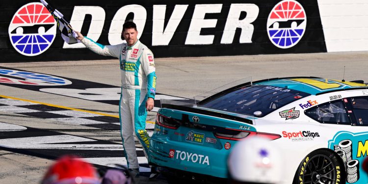 Denny Hamlin zavjetuje se 23xi utrke će nastaviti, odgovori će doći u prosincu u sudskoj borbi s NASCAR -om