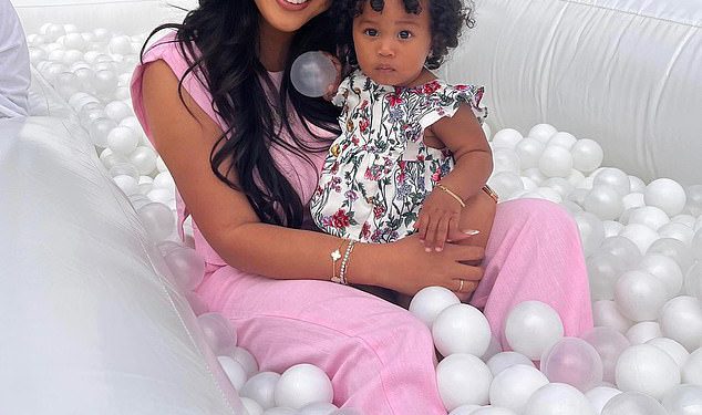 Diddyjeva beba mama Dana Tran napušta ga da odleti u LA nakon što ga je podijeljena presuda ostavila suočiti se s 20 godina