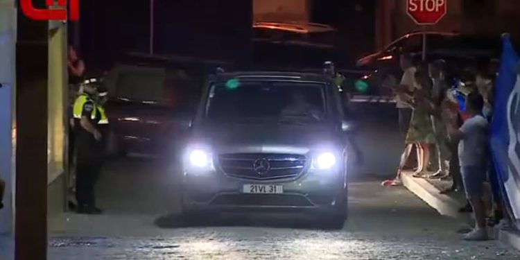 Diogo Jota’s Wake Live: Okupljeni srčani ožalošćeni okupljaju se kako bi odali počast u Portugalu nakon što je nogometaš Liverpoola umro u dobi od 28 godina u tragičnoj prometnoj nesreći zajedno sa svojim bratom