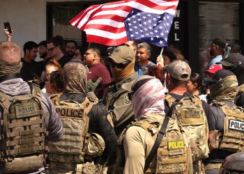 Direktor koji vrši dužnosti leda povezuje političku retoriku na 830% porasta policajca