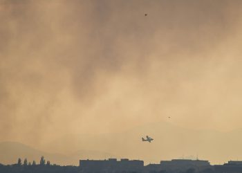 Divovski oblak dima viđen preko Madrida kao požara u Španjolskoj
