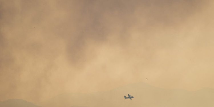 Divovski oblak dima viđen preko Madrida kao požara u Španjolskoj