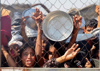 Djeca koja gladuju do smrti u Gazi, dok su sami medicinari onesvijestili od gladi, upozoravaju liječnici