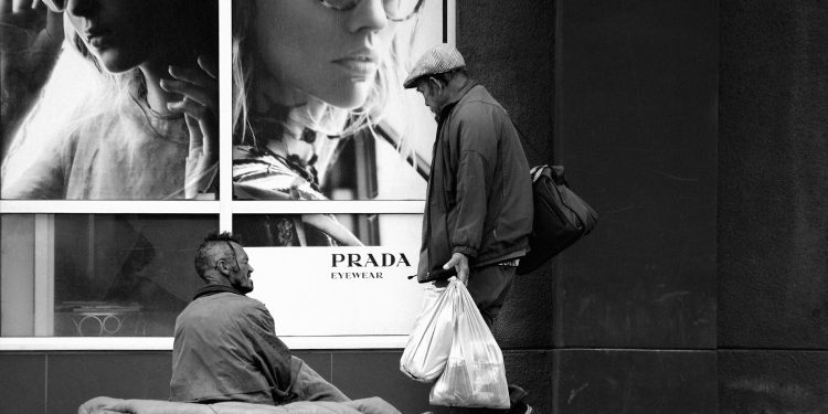 Dok siromašni gladuju, bogati uživaju: globalna trgovina luksuznom robom ne posustaje