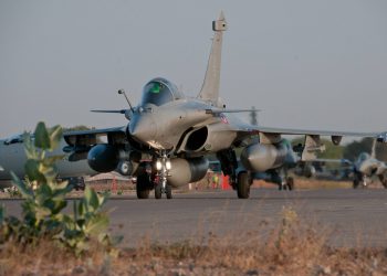 Dok su se borili indijski i pakistanski avioni, vodila se još jedna perfidnija bitka