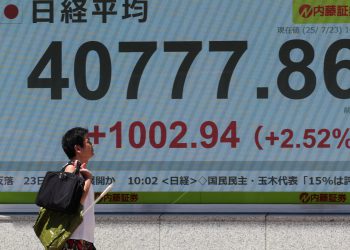 Dolar blago ojačao, cijene nafte rastu, azijska tržišta u plusu