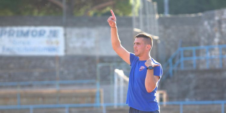 Dolazi Neretvanac u Gospino polje, Neretva pogledava prema kupu, Jadran Luka Ploče kreće prvi u bitku za bodove