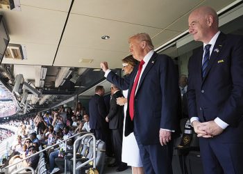 Donald Trump dotakne se na stadionu MetLife za finale Svjetskog kupa kluba … točno godinu dana od pokušaja atentata na Butler