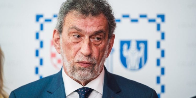 Drama oko nove škole u Sinju: Fuchs prebacuje odgovornost, Bulj zatražio sastanak