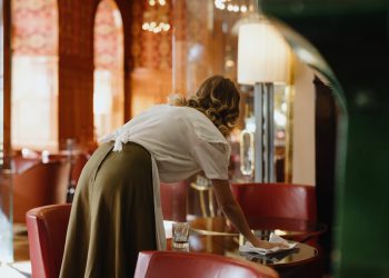 Državni zavod za statistiku kaže da je u lipnju 2025. ukupno zaposlenih bilo gotovo 2 milijuna