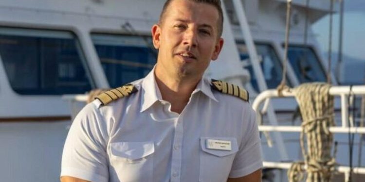 Dubrovački kapetan Marin Šuperak uplovio u rodni grad na luksuznom jedrenjaku Wind surf